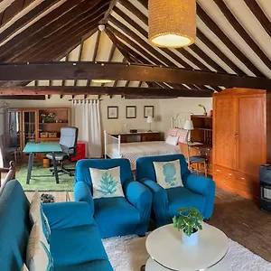  Habitación en casa particular Donde Conchita, Buhardilla Con Bano Compartido, Cerca Del Aeropuerto Norte España